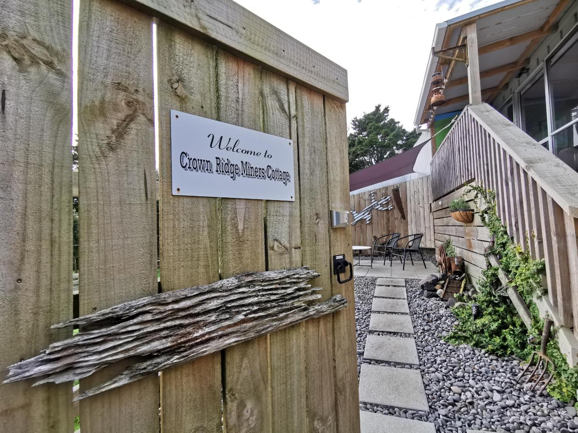 Crown Ridge Miners Cottage Karangahake Экстерьер фото
